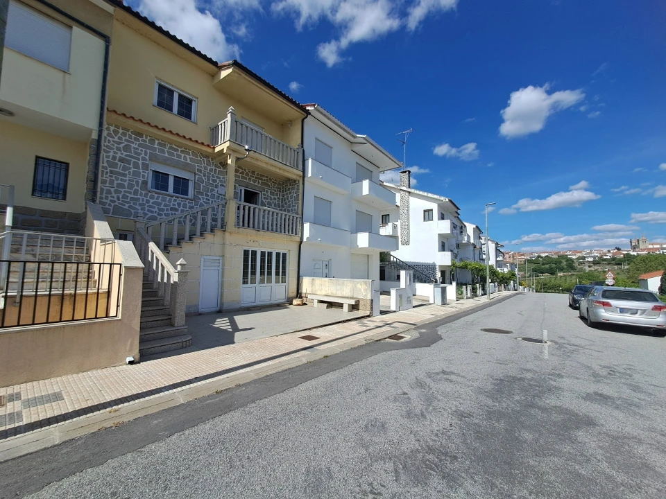 Moradia T6 para Venda em Miranda do Douro Foto 58