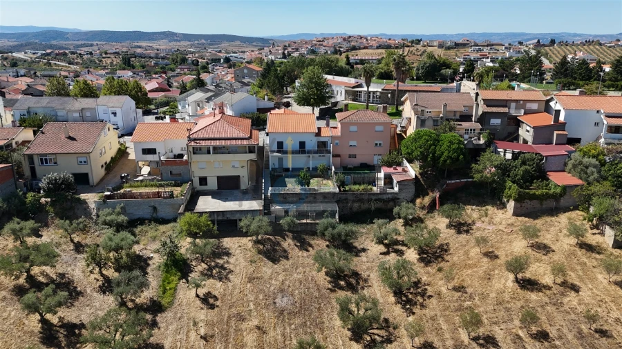 Moradia T4 para Venda em Alfandega da Fe Foto 34