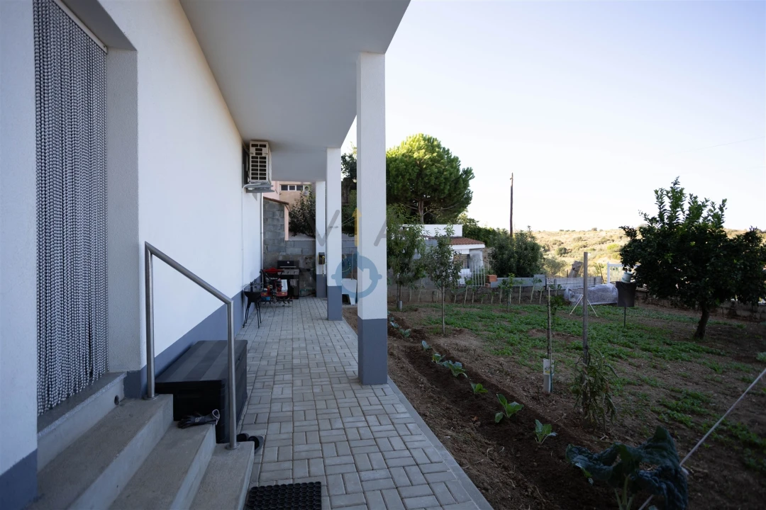 Moradia T4 para Venda em Alfandega da Fe Foto 28