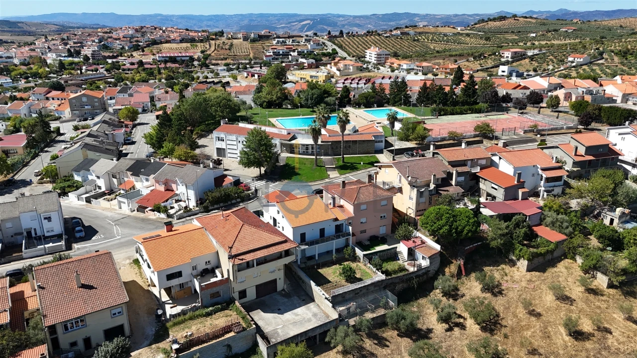 Moradia T4 para Venda em Alfandega da Fe Foto 33