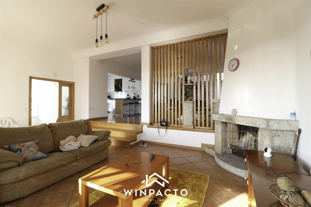 Moradia T6 para Venda em Canas de Senhorim Foto 9