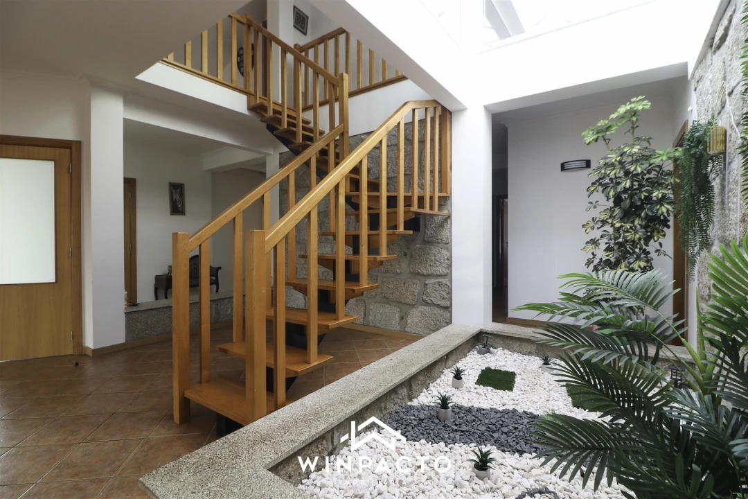 Moradia T6 para Venda em Canas de Senhorim Foto 4