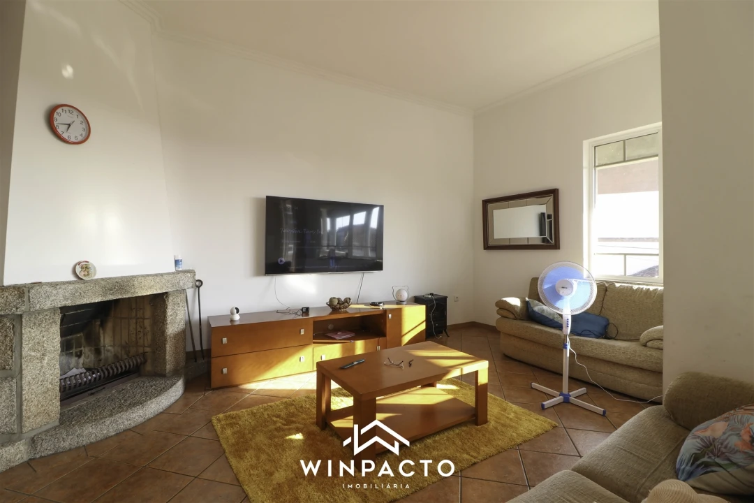 Moradia T6 para Venda em Canas de Senhorim Foto 16