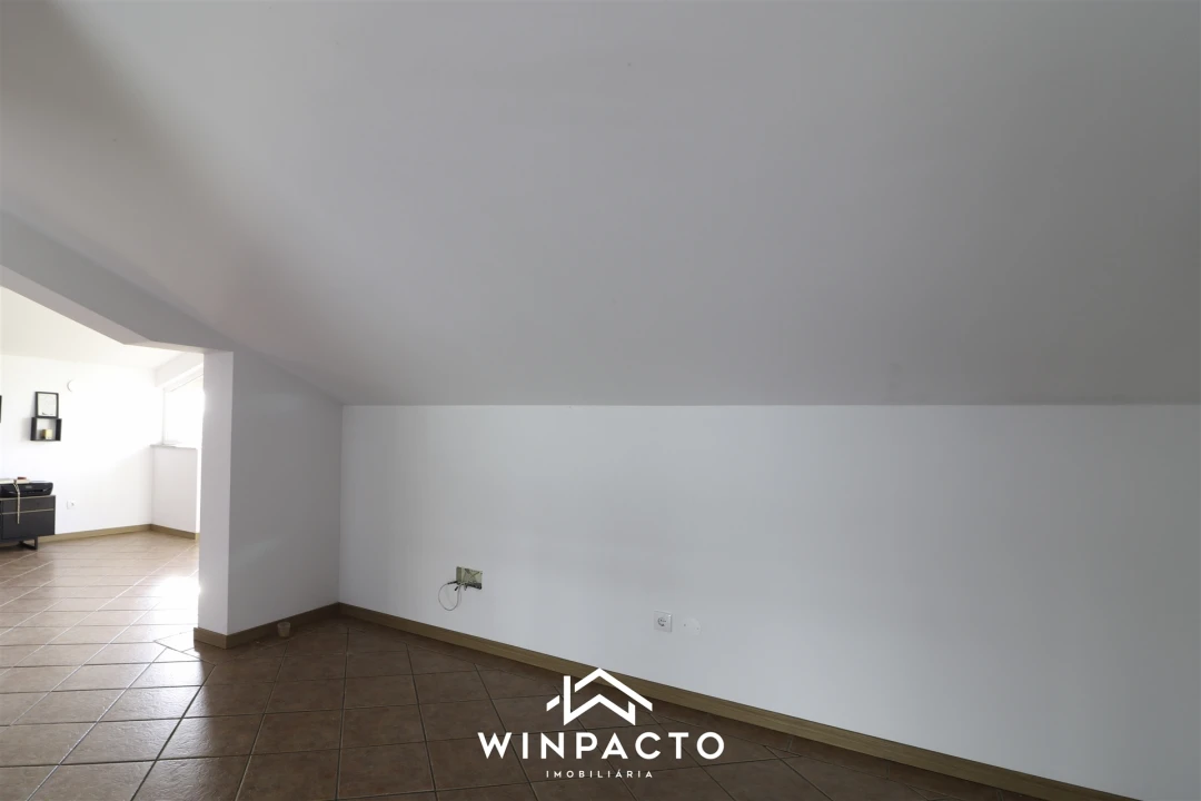 Moradia T6 para Venda em Canas de Senhorim Foto 51