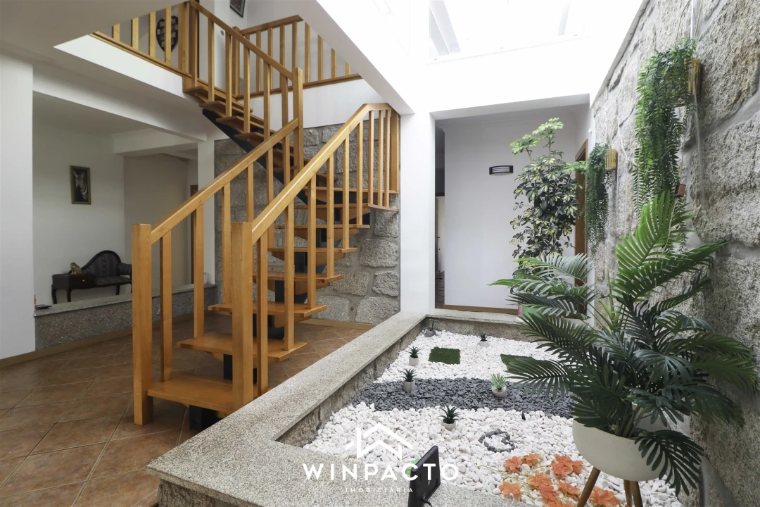 Moradia T6 para Venda em Canas de Senhorim Foto 3