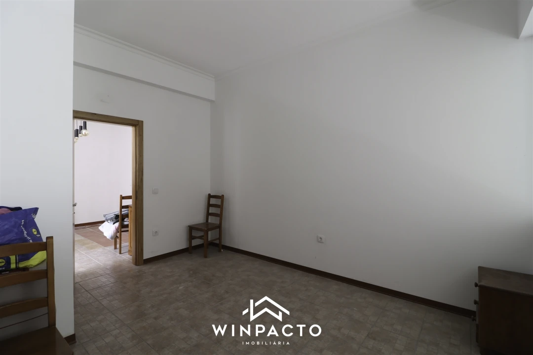 Moradia T6 para Venda em Canas de Senhorim Foto 38