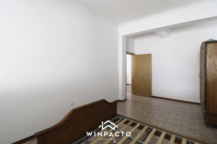 Moradia T6 para Venda em Canas de Senhorim Foto 38