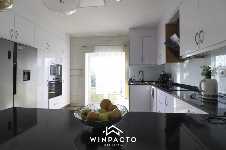 Moradia T6 para Venda em Canas de Senhorim Foto 16