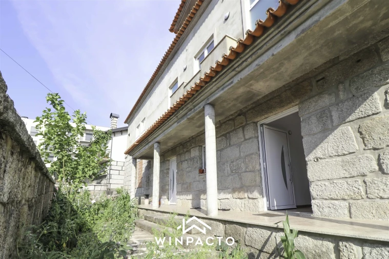 Moradia T6 para Venda em Canas de Senhorim Foto 1