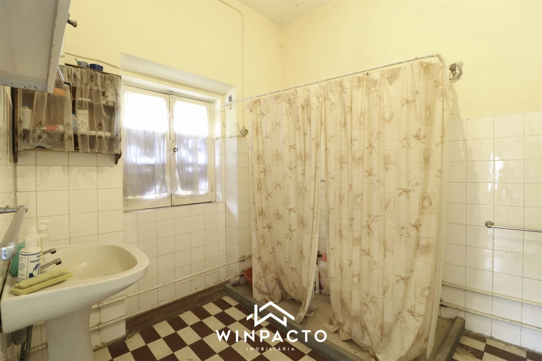 Moradia T3 para Venda em Santiago de Cassurrães e Póvoa de Cervães Foto 20