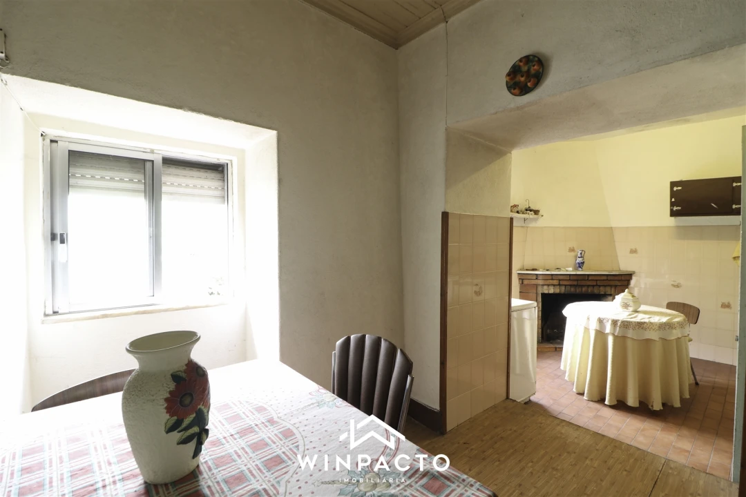 Moradia T3 para Venda em Santiago de Cassurrães e Póvoa de Cervães Foto 18