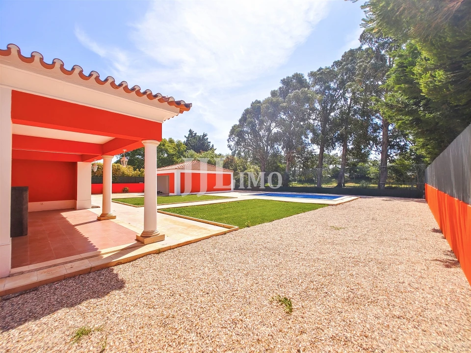 Moradia T4 para Arrendamento em Santa Maria e São Miguel, São Martinho, São Pedro Penaferrim Foto 5