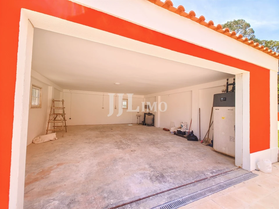 Moradia T4 para Arrendamento em Santa Maria e São Miguel, São Martinho, São Pedro Penaferrim Foto 40