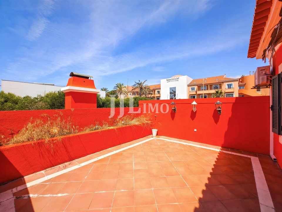 Moradia T4 para Arrendamento em Santa Maria e São Miguel, São Martinho, São Pedro Penaferrim Foto 35