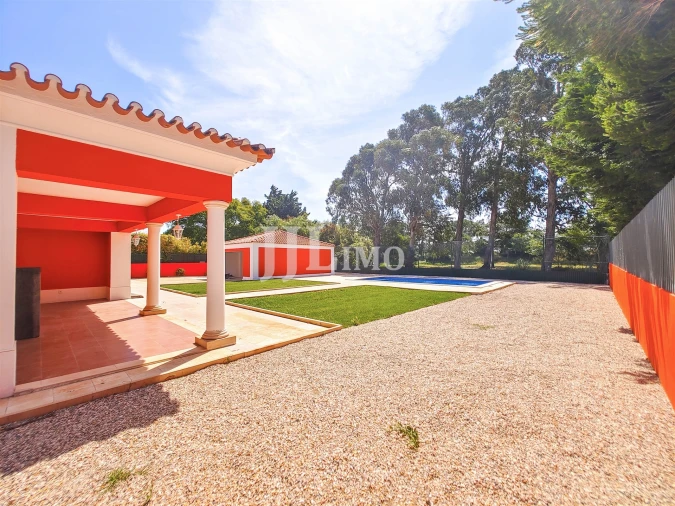 Moradia T4 para Arrendamento em Santa Maria e São Miguel, São Martinho, São Pedro Penaferrim Foto 5