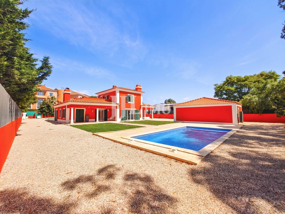 Moradia T4 para Arrendamento em Santa Maria e São Miguel, São Martinho, São Pedro Penaferrim Foto 6