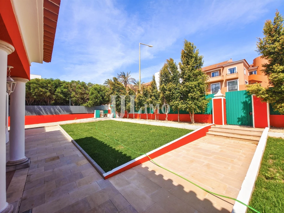 Moradia T4 para Arrendamento em Santa Maria e São Miguel, São Martinho, São Pedro Penaferrim Foto 4