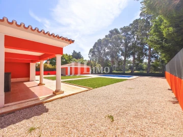 Moradia T4 para Venda em Santa Maria e São Miguel, São Martinho, São Pedro Penaferrim