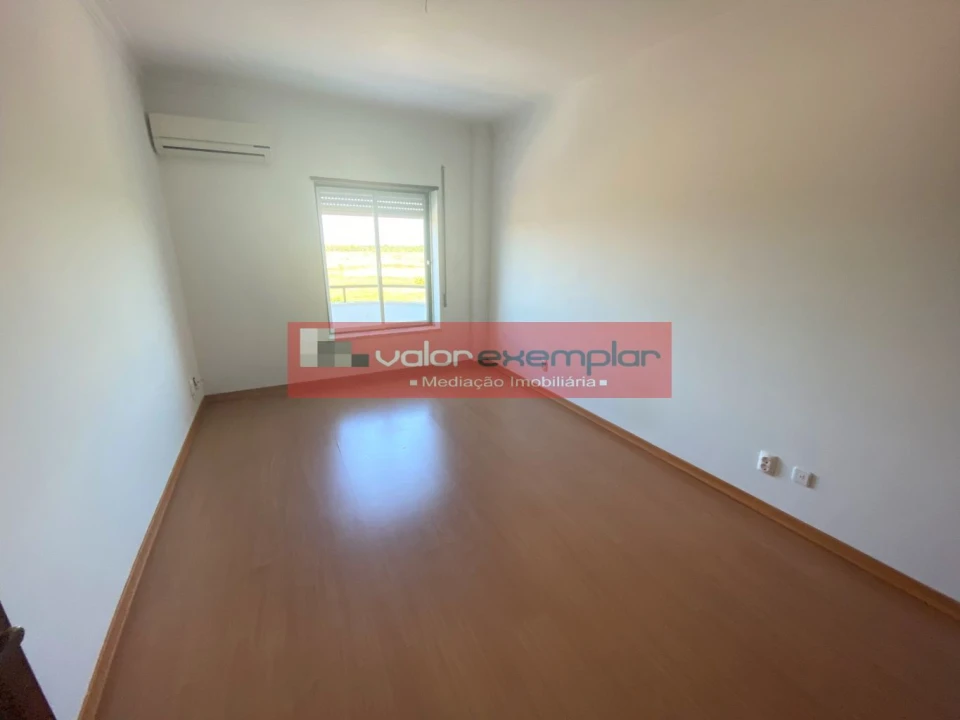 Apartamento T4 para Venda em Samouco Foto 8