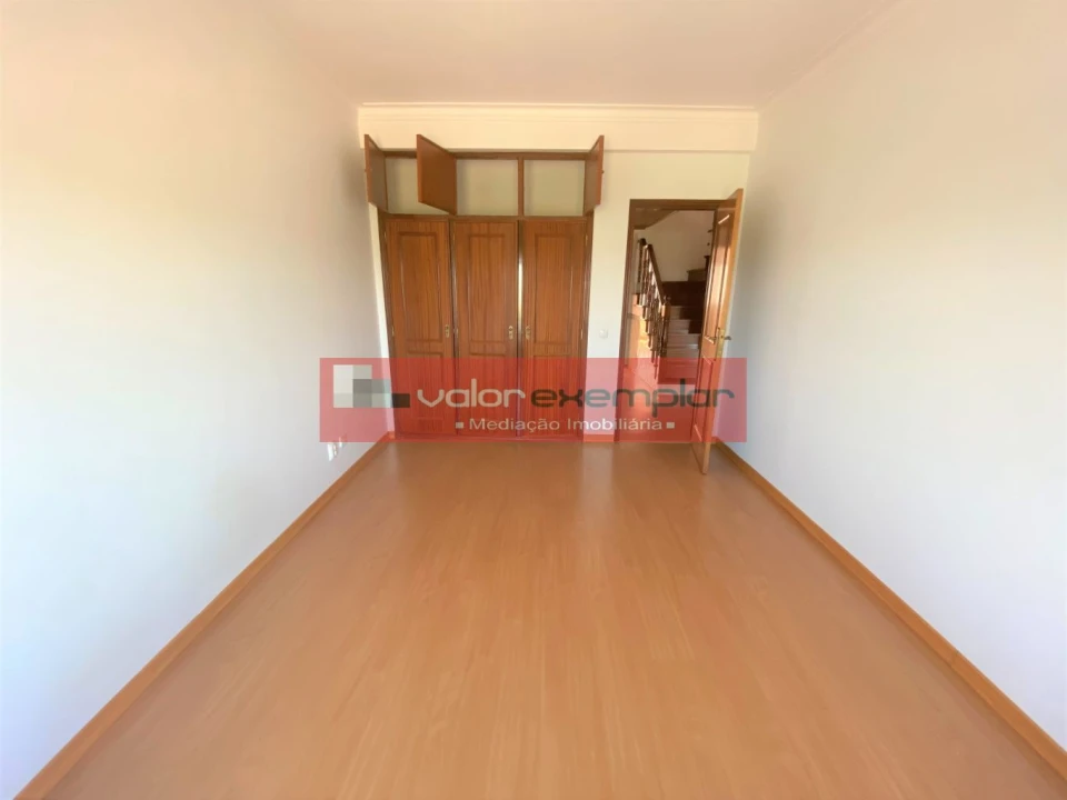 Apartamento T4 para Venda em Samouco Foto 9