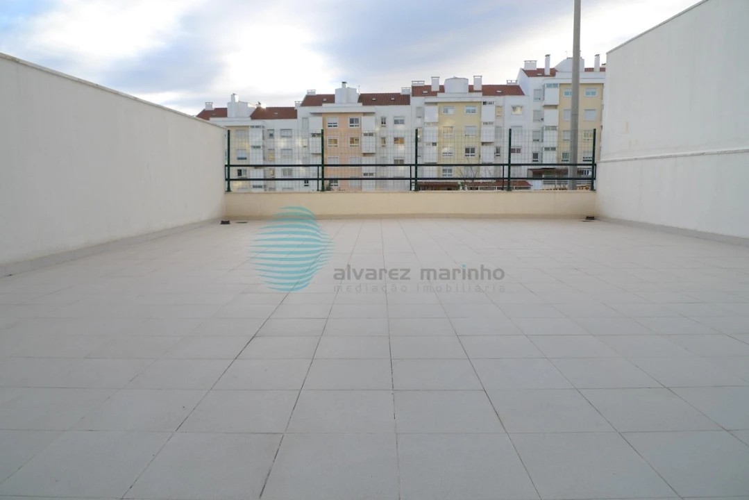 Loja para Arrendamento em Póvoa de Santa Iria e Forte da Casa Foto 8