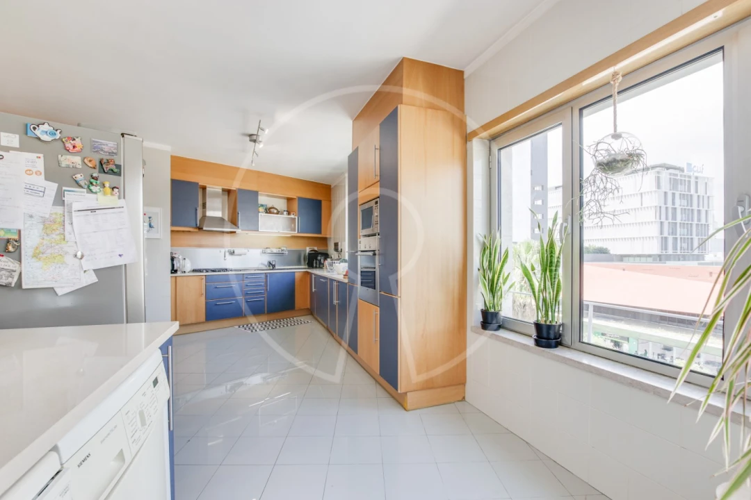 Apartamento T5 para Venda em Parque das Nações Foto 15