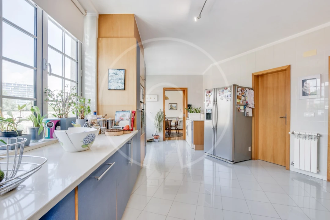 Apartamento T5 para Venda em Parque das Nações Foto 16