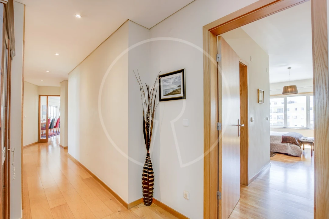 Apartamento T5 para Venda em Parque das Nações Foto 30