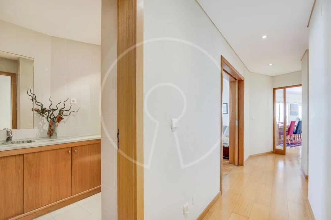 Apartamento T5 para Venda em Parque das Nações Foto 31
