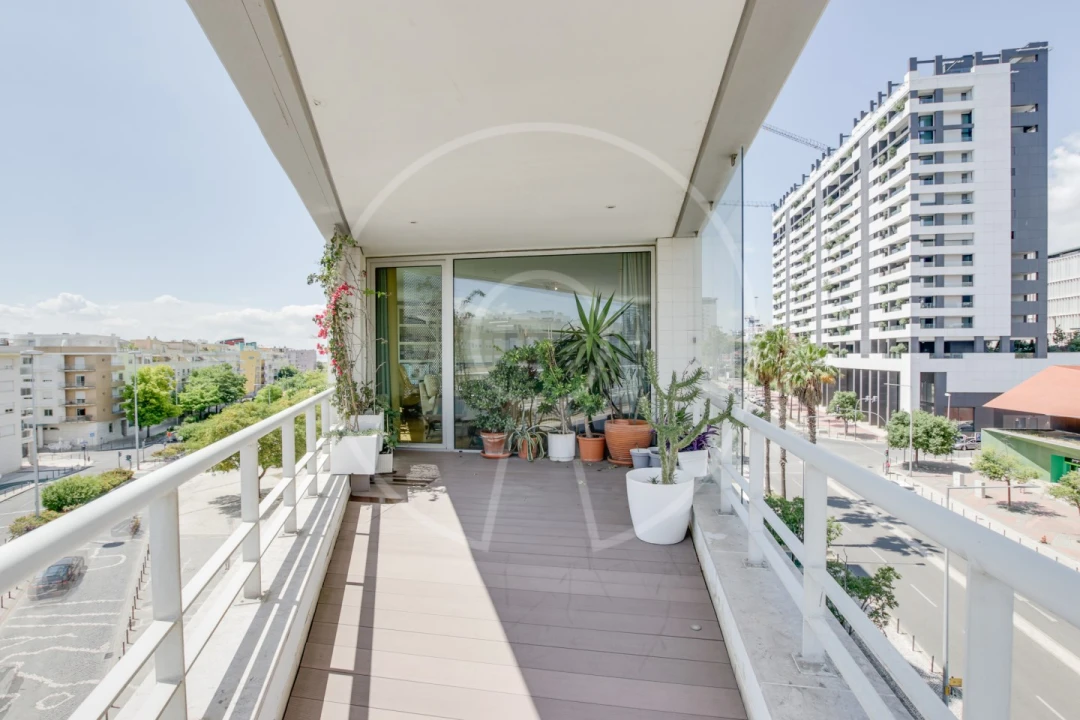 Apartamento T5 para Venda em Parque das Nações Foto 1