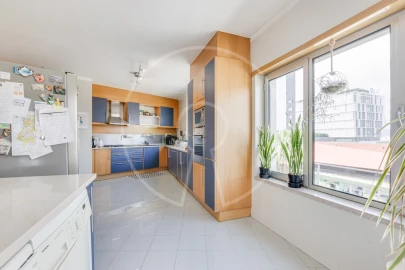 Apartamento T5 para Venda em Parque das Nações