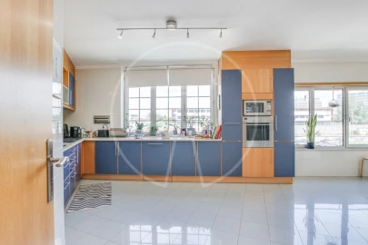 Apartamento T5 para Venda em Parque das Nações