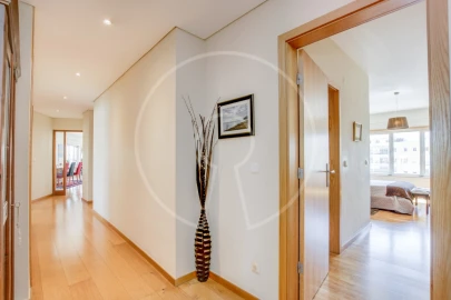 Apartamento T5 para Venda em Parque das Nações