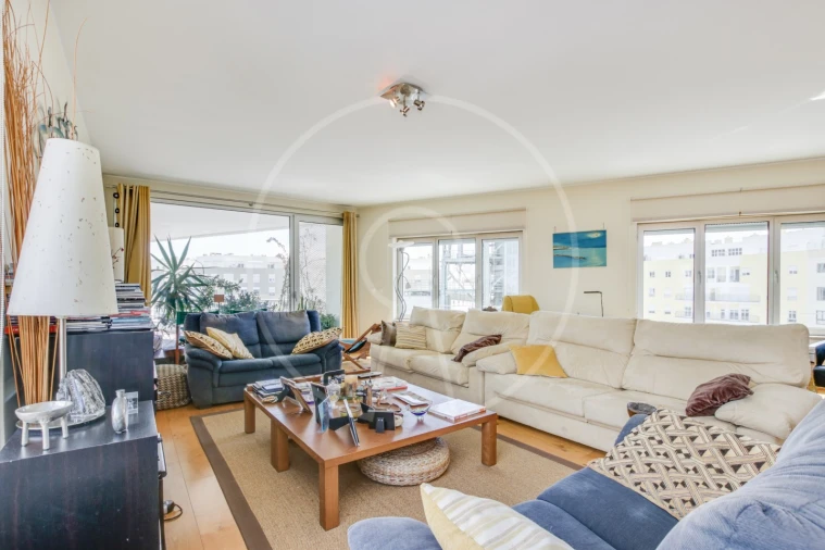 Apartamento T5 para Venda em Parque das Nações Foto 5
