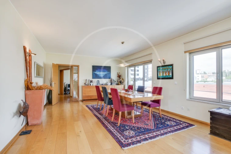 Apartamento T5 para Venda em Parque das Nações Foto 11