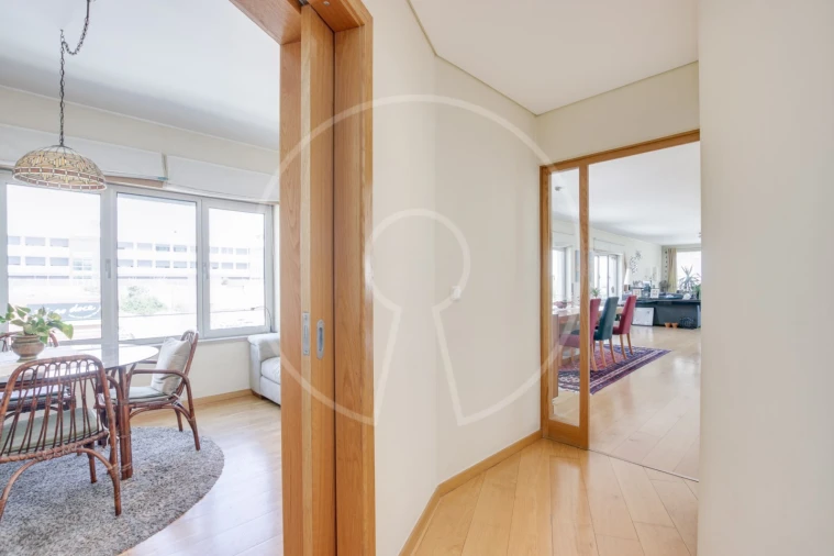 Apartamento T5 para Venda em Parque das Nações Foto 12