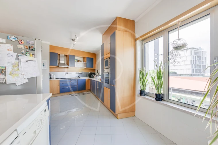Apartamento T5 para Venda em Parque das Nações Foto 15
