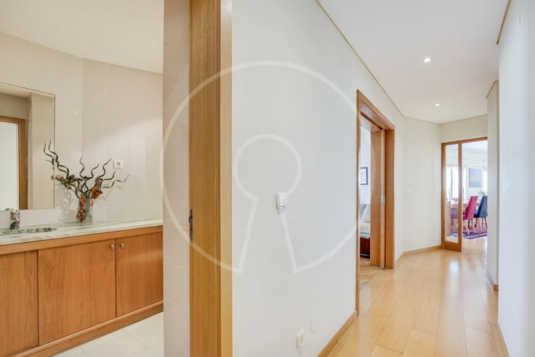 Apartamento T5 para Venda em Parque das Nações Foto 31