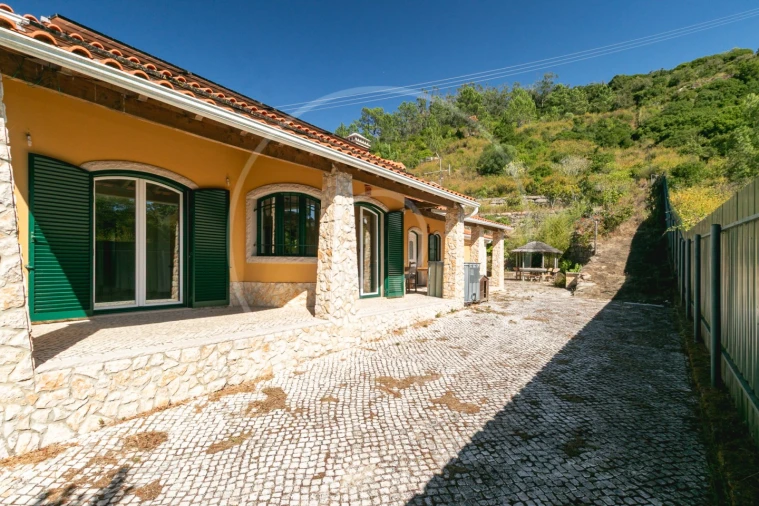 Moradia T4 para Venda em Sobral de Monte Agraço Foto 9