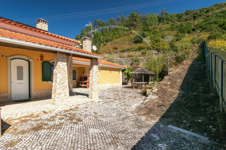 Moradia T4 para Venda em Sobral de Monte Agraço Foto 10