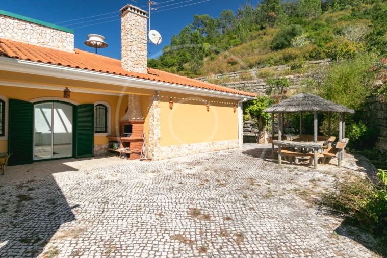 Moradia T4 para Venda em Sobral de Monte Agraço Foto 11