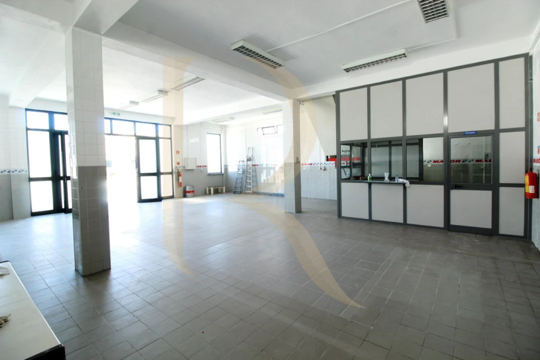 Armazém para Venda em Fernao Ferro Foto 5