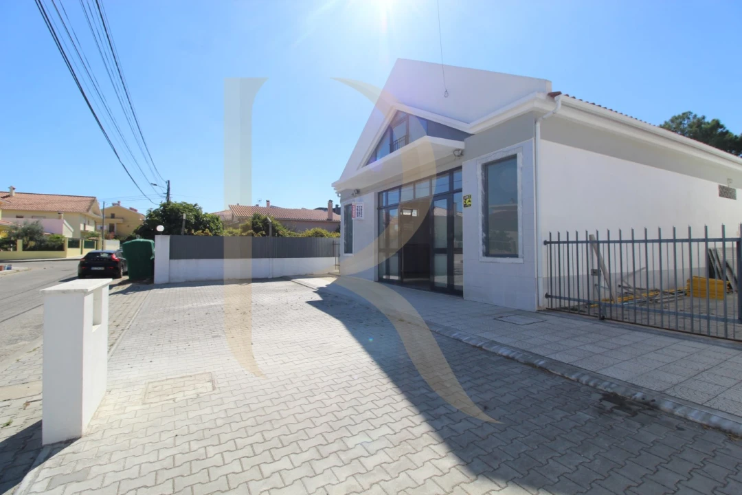 Armazém para Venda em Fernao Ferro Foto 1