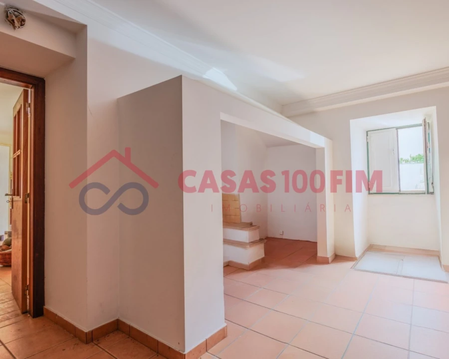 Moradia T18 para Venda em Parceiros e Azoia Foto 3
