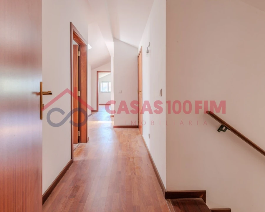 Moradia T18 para Venda em Parceiros e Azoia Foto 4