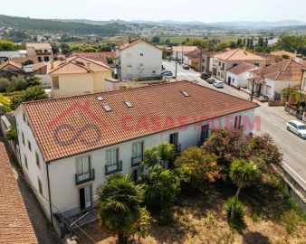 Moradia T18 para Venda em Parceiros e Azoia