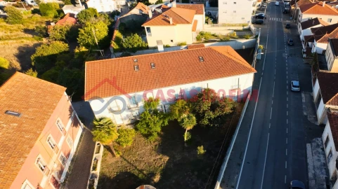Moradia T18 para Venda em Parceiros e Azoia