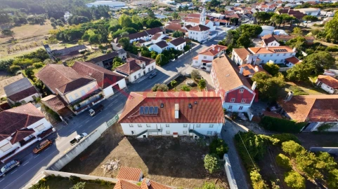Moradia T18 para Venda em Parceiros e Azoia