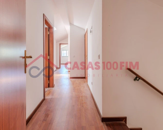 Moradia T18 para Venda em Parceiros e Azoia Foto 4