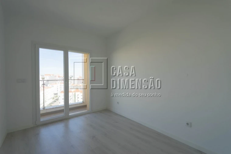 Apartamento T3 para Venda em Corroios Foto 24